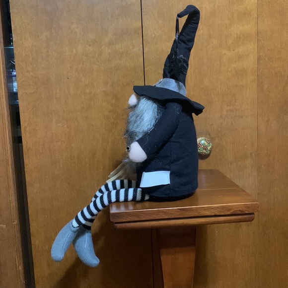 🎃WITCH GNOME WITH BROOM - SUPER CUTE! - Picture 5 of 11